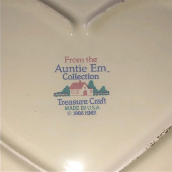 VINTAGE TREASURE CRAFT
AUNTIE EM HEART SHAPED DISH - Picture 3 of 3